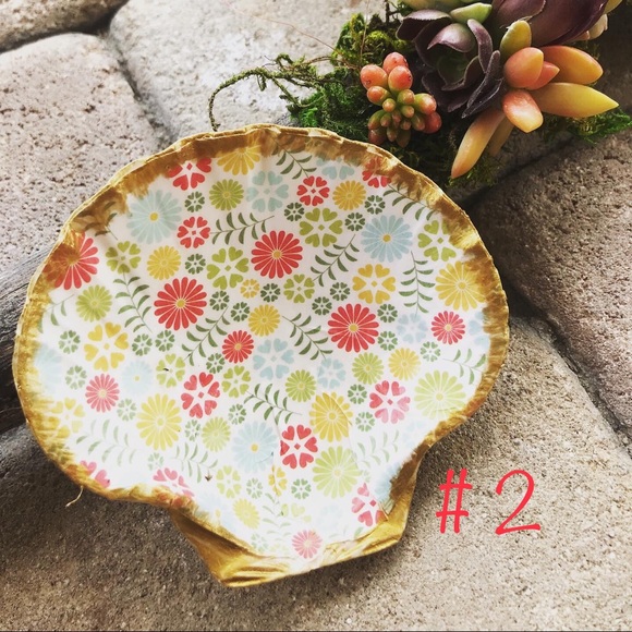 SOLD- Seashell Jewelry Dish - Picture 3 of 15